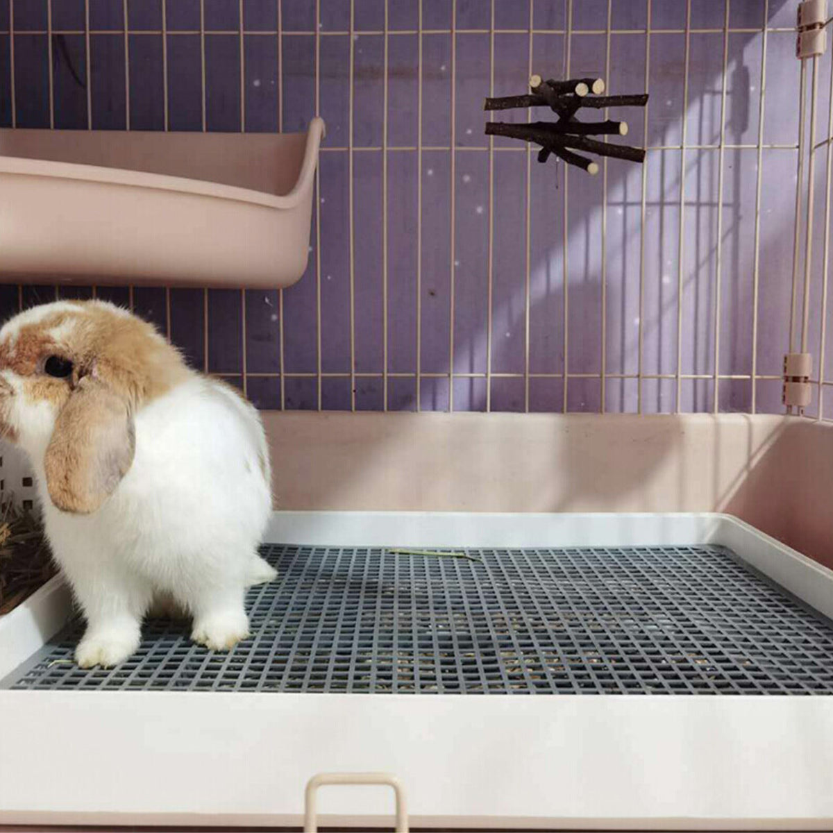 Rabbit Litter Box with Grate, Bunny Restroom Litter Tray Small Animals Toilet Potty Trainer